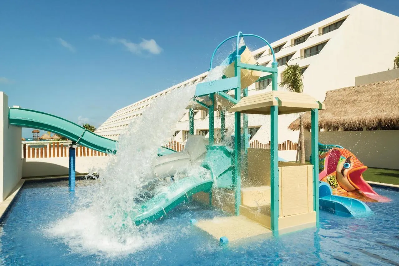 Hyatt Ziva Cancun All-Inclusive (Adults Only) אתר נופש